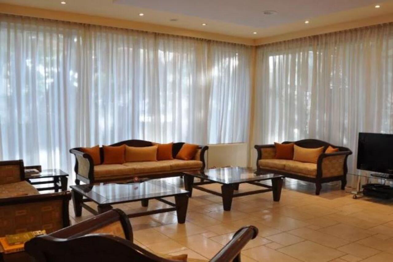 Chris Hotel