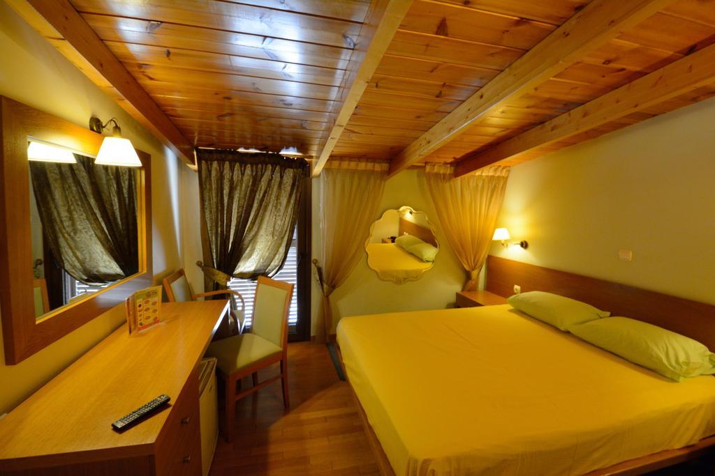 Hotel Chris 2*